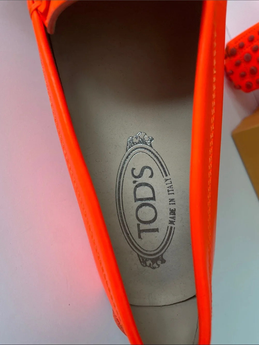 Tods bright neon